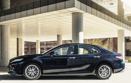 Toyota Camry, 2018 год, 2 500 000 рублей, 3 фотография