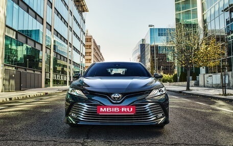 Toyota Camry, 2018 год, 2 500 000 рублей, 4 фотография