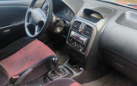 Mitsubishi Carisma I, 2000 год, 220 000 рублей, 15 фотография