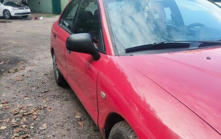 Mitsubishi Carisma I, 2000 год, 220 000 рублей, 3 фотография