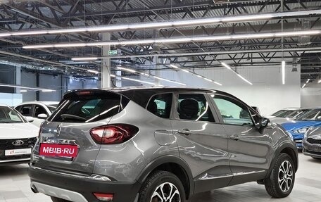 Renault Kaptur I рестайлинг, 2017 год, 1 369 000 рублей, 3 фотография