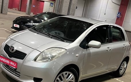 Toyota Yaris III рестайлинг, 2006 год, 465 000 рублей, 2 фотография