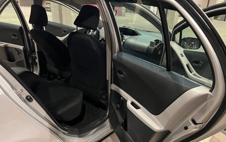 Toyota Yaris III рестайлинг, 2006 год, 465 000 рублей, 11 фотография