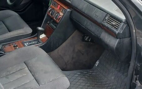 Mercedes-Benz E-Класс, 1995 год, 390 000 рублей, 10 фотография