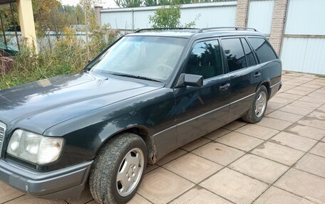 Mercedes-Benz E-Класс, 1995 год, 390 000 рублей, 2 фотография