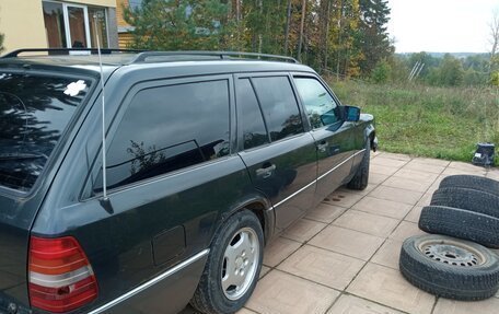 Mercedes-Benz E-Класс, 1995 год, 390 000 рублей, 6 фотография