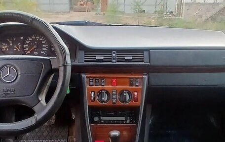 Mercedes-Benz E-Класс, 1995 год, 390 000 рублей, 23 фотография