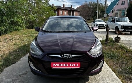 Hyundai Solaris II рестайлинг, 2012 год, 620 000 рублей, 2 фотография