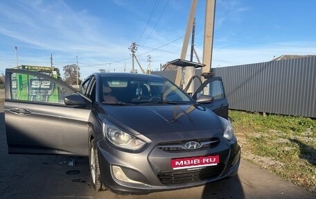 Hyundai Solaris II рестайлинг, 2012 год, 750 000 рублей, 1 фотография