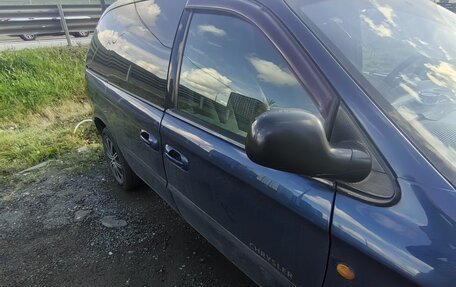 Chrysler Voyager IV, 2003 год, 300 000 рублей, 6 фотография