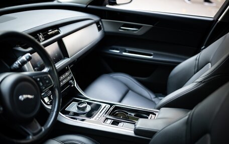 Jaguar XF II, 2017 год, 3 500 000 рублей, 8 фотография