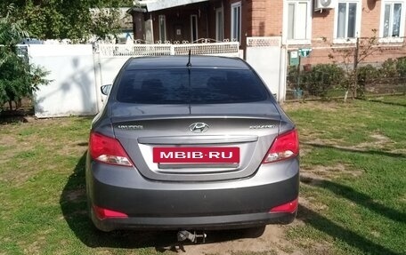 Hyundai Solaris II рестайлинг, 2015 год, 950 000 рублей, 2 фотография