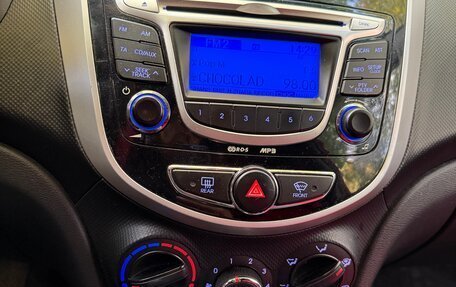 Hyundai Solaris II рестайлинг, 2011 год, 670 000 рублей, 11 фотография