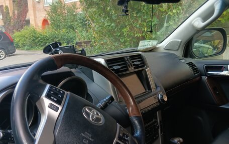 Toyota Land Cruiser Prado 150 рестайлинг 2, 2010 год, 2 750 000 рублей, 6 фотография