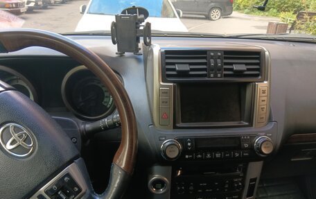Toyota Land Cruiser Prado 150 рестайлинг 2, 2010 год, 2 750 000 рублей, 9 фотография