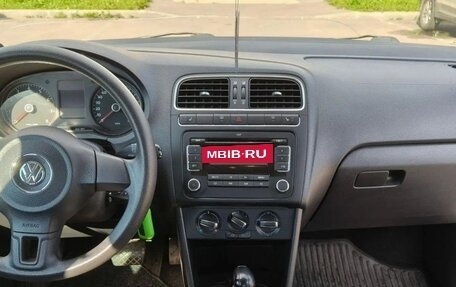 Volkswagen Polo VI (EU Market), 2011 год, 700 000 рублей, 7 фотография