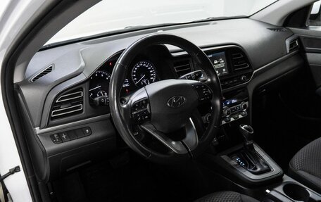 Hyundai Elantra VI рестайлинг, 2019 год, 1 575 000 рублей, 10 фотография