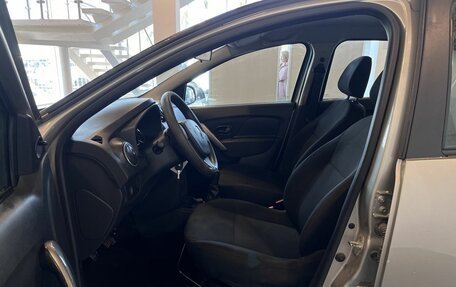 Renault Logan II, 2016 год, 770 000 рублей, 16 фотография