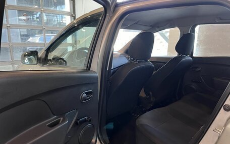Renault Logan II, 2016 год, 770 000 рублей, 24 фотография