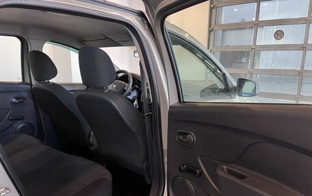 Renault Logan II, 2016 год, 770 000 рублей, 26 фотография