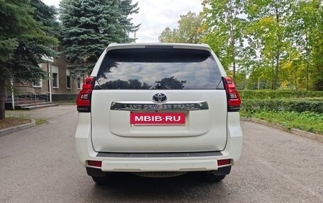 Toyota Land Cruiser Prado 150 рестайлинг 2, 2017 год, 4 650 000 рублей, 4 фотография