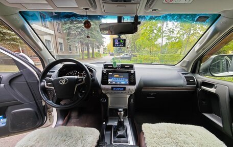 Toyota Land Cruiser Prado 150 рестайлинг 2, 2017 год, 4 650 000 рублей, 9 фотография