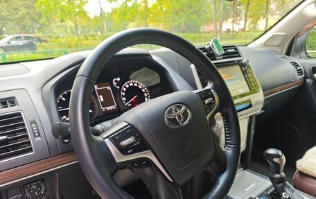 Toyota Land Cruiser Prado 150 рестайлинг 2, 2017 год, 4 650 000 рублей, 10 фотография