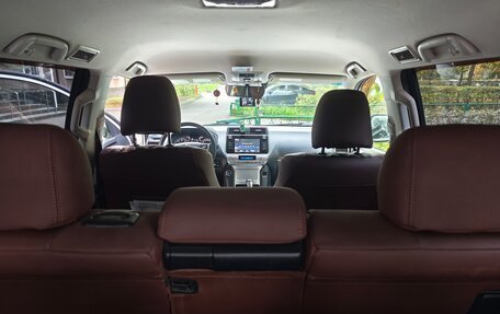Toyota Land Cruiser Prado 150 рестайлинг 2, 2017 год, 4 650 000 рублей, 11 фотография
