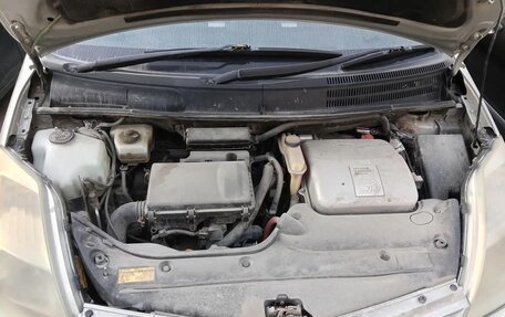 Toyota Prius, 2005 год, 400 000 рублей, 2 фотография