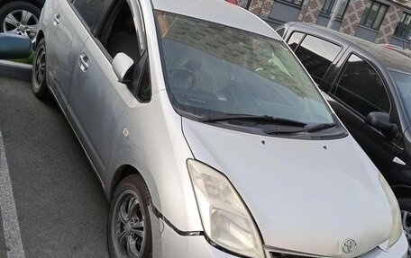 Toyota Prius, 2005 год, 400 000 рублей, 7 фотография