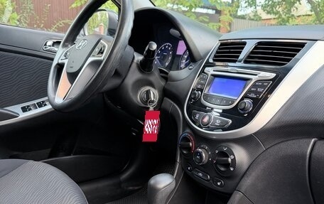Hyundai Solaris II рестайлинг, 2013 год, 750 000 рублей, 12 фотография