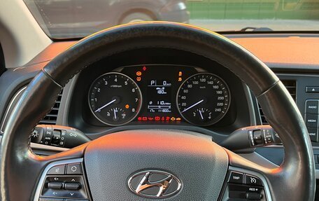 Hyundai Elantra VI рестайлинг, 2018 год, 1 615 000 рублей, 9 фотография