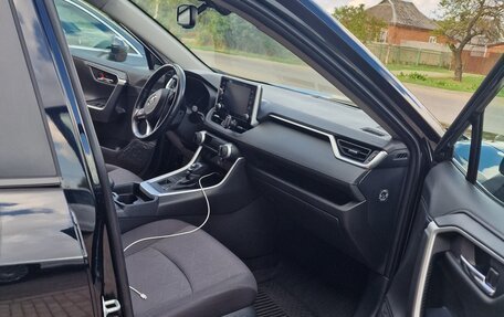 Toyota RAV4, 2021 год, 3 250 000 рублей, 7 фотография