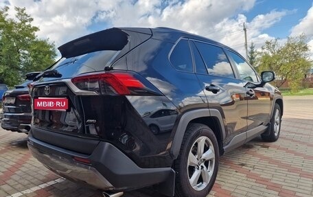 Toyota RAV4, 2021 год, 3 250 000 рублей, 6 фотография