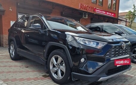 Toyota RAV4, 2021 год, 3 250 000 рублей, 3 фотография