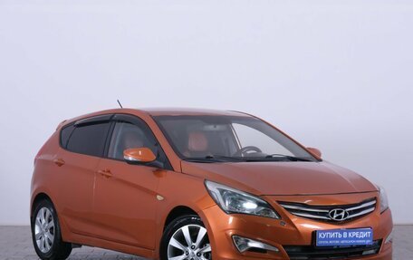 Hyundai Solaris II рестайлинг, 2015 год, 939 000 рублей, 2 фотография
