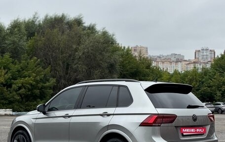 Volkswagen Tiguan II, 2018 год, 2 800 000 рублей, 2 фотография