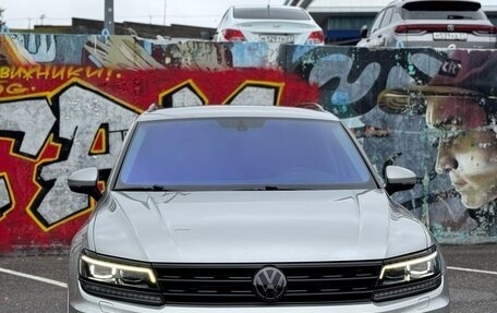 Volkswagen Tiguan II, 2018 год, 2 800 000 рублей, 3 фотография