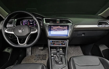 Volkswagen Tiguan, 2023 год, 1 759 000 рублей, 6 фотография