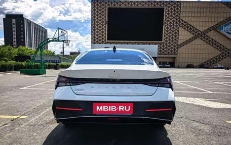 Hyundai Elantra, 2023 год, 1 230 000 рублей, 3 фотография