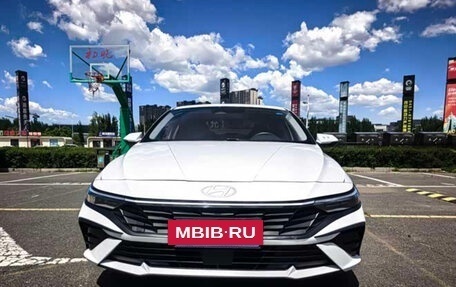 Hyundai Elantra, 2023 год, 1 230 000 рублей, 2 фотография