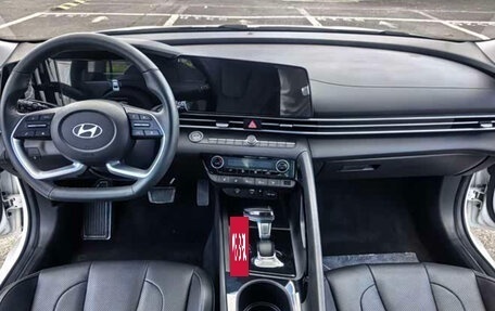 Hyundai Elantra, 2023 год, 1 230 000 рублей, 5 фотография