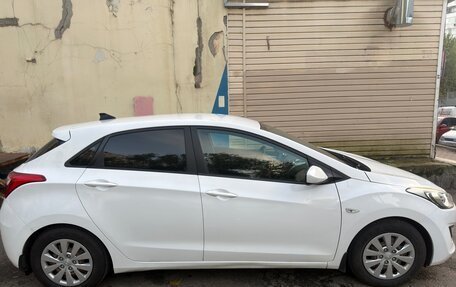 Hyundai i30 II рестайлинг, 2015 год, 990 000 рублей, 2 фотография
