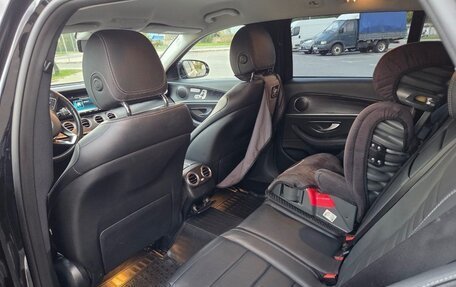 Mercedes-Benz E-Класс, 2017 год, 3 100 000 рублей, 9 фотография