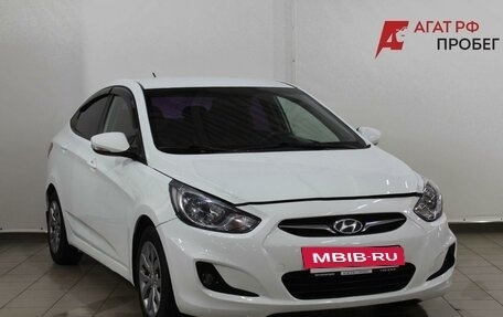 Hyundai Solaris II рестайлинг, 2013 год, 830 000 рублей, 3 фотография