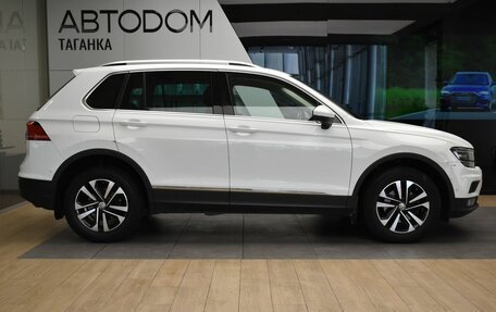 Volkswagen Tiguan II, 2019 год, 2 375 000 рублей, 4 фотография