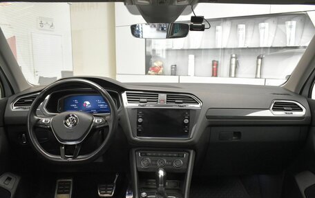 Volkswagen Tiguan II, 2019 год, 2 375 000 рублей, 9 фотография