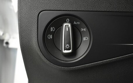 Volkswagen Tiguan II, 2019 год, 2 375 000 рублей, 14 фотография