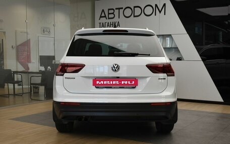 Volkswagen Tiguan II, 2019 год, 2 375 000 рублей, 6 фотография