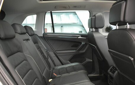 Volkswagen Tiguan II, 2019 год, 2 375 000 рублей, 20 фотография